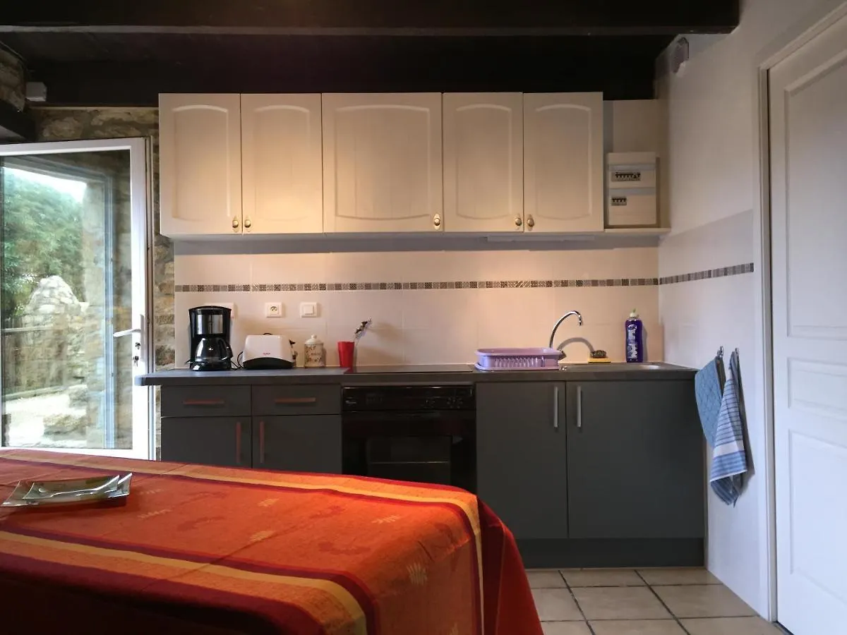 Дом отдыха Sue'S Cottages Pleuven Франция
