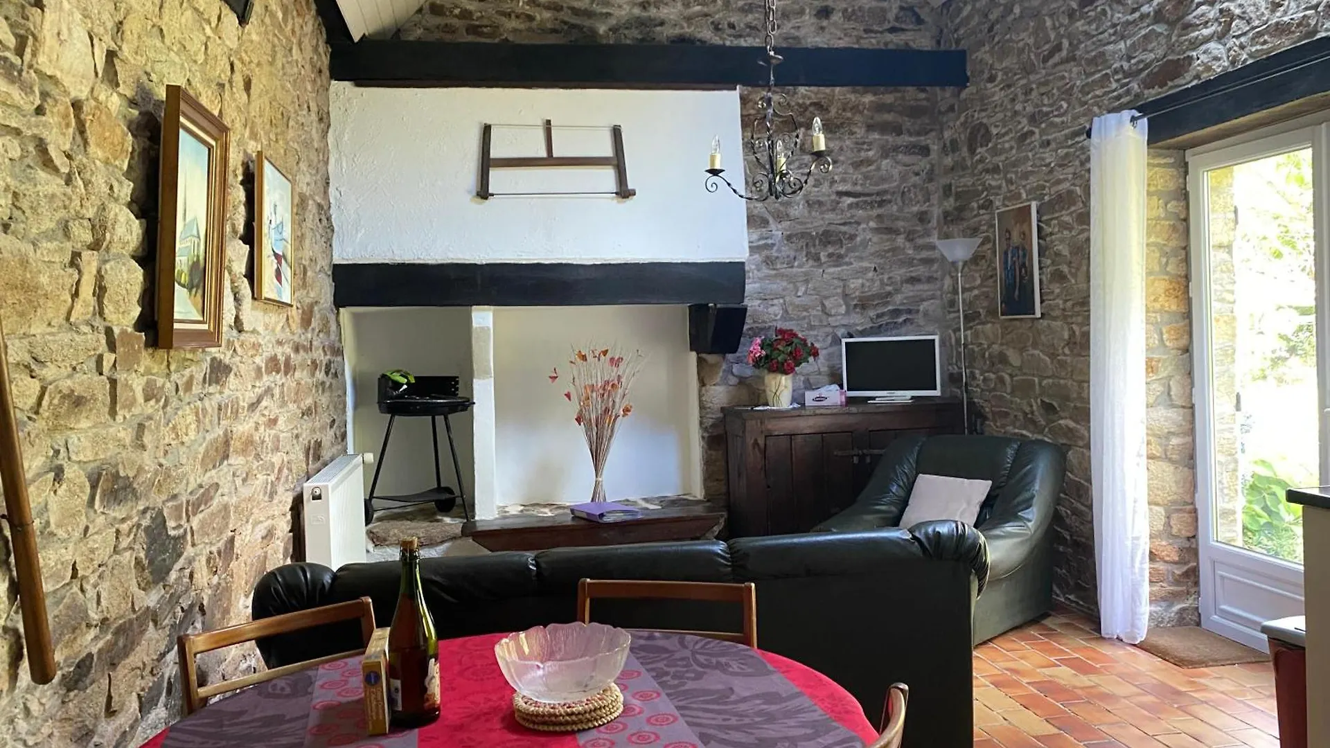 Sue'S Cottages Pleuven Дом отдыха