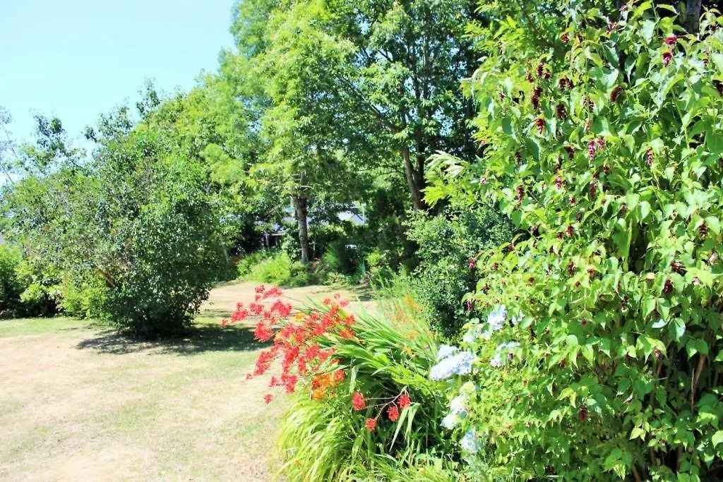 Дом отдыха Sue'S Cottages Pleuven Франция